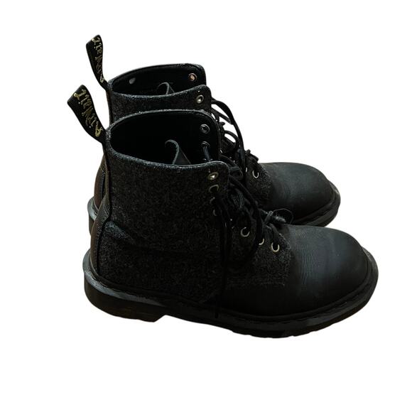 Dr. Martens Shoes - Dr Martens Women's Boots Leather Lace England 6 Derby Merino Wool Lambswool Moon